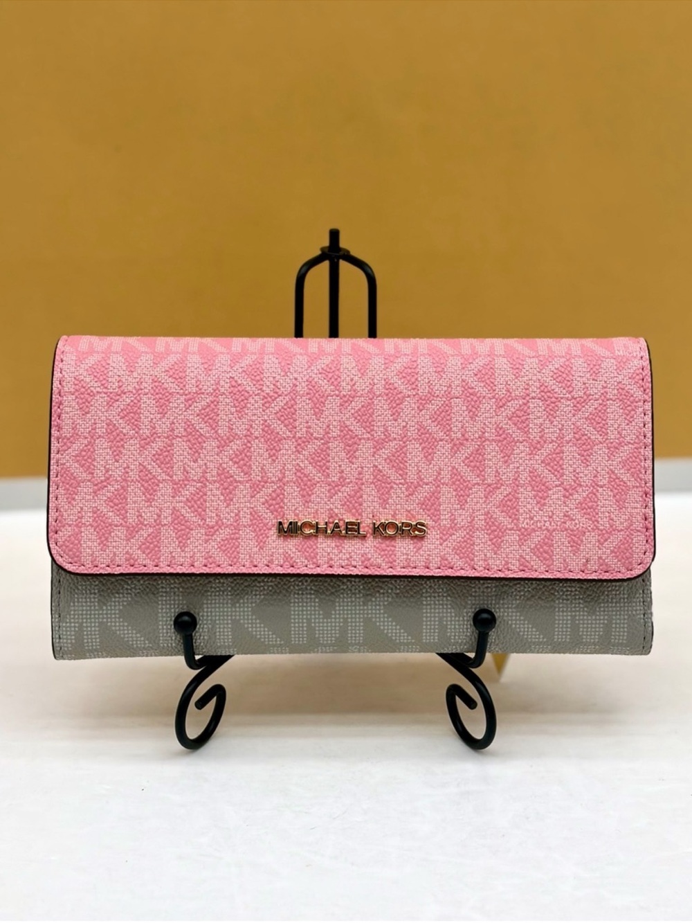 Michael Kors Pink and Gray Signature Tote with Matching Wallet - Picture 10 of 15